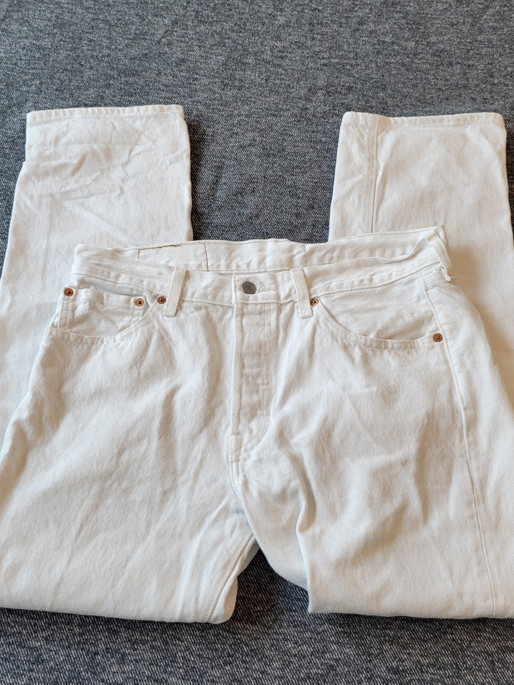 Levi’s 501 Jeans Mens 32x29 White Denim Straight Leg Button Fly 5 Pocket Red Tab